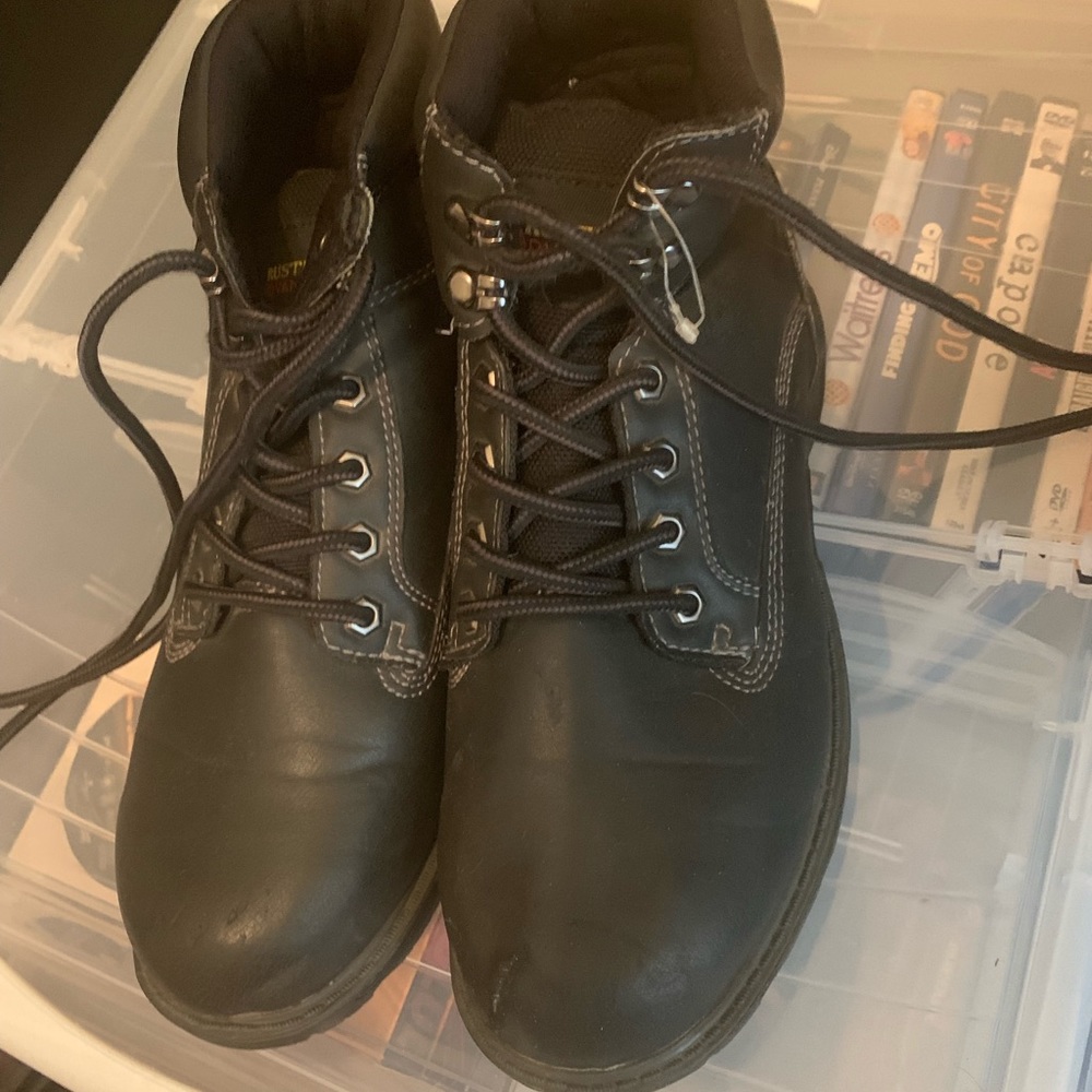 Rustler advantage boots